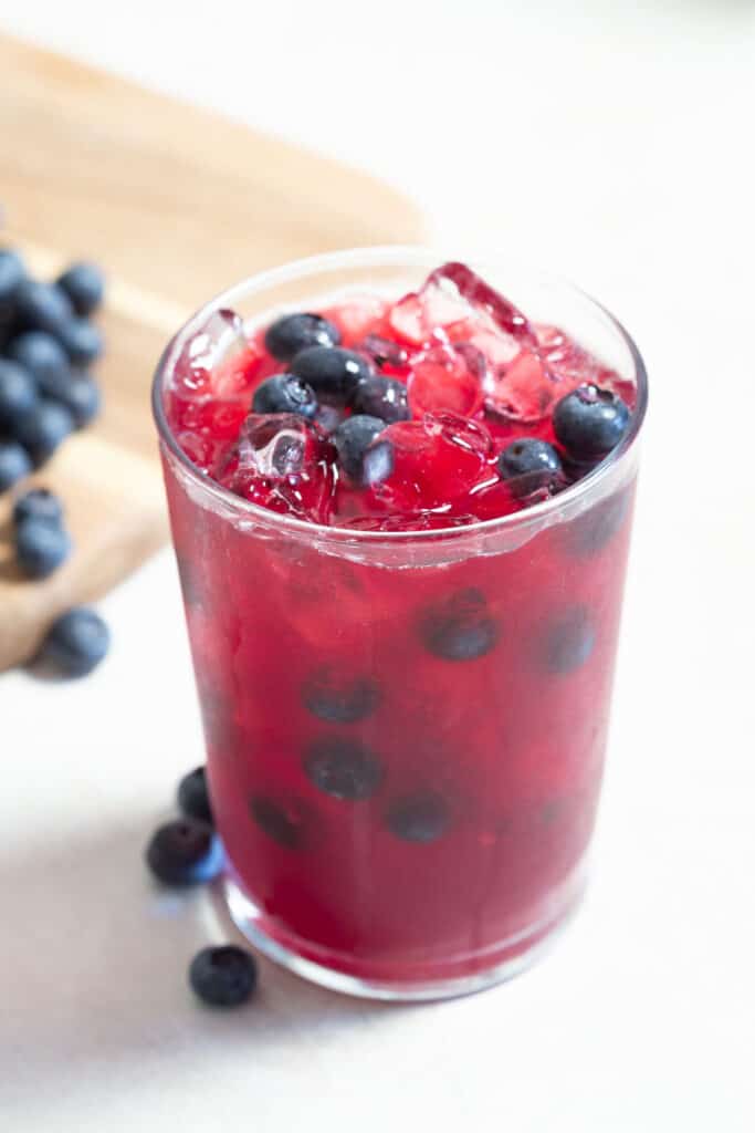Sparkling Blueberry Lemonade - Cup of Zest