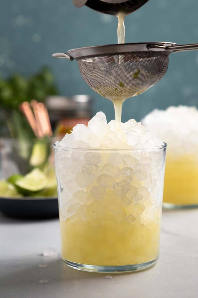 Pineapple Ginger Beer Mocktail w/ Fresh Ginger Cup of Zest